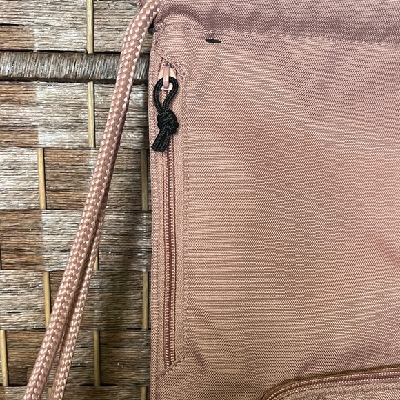 Adidas Drawstring Bag NWT - Picture 3 of 6